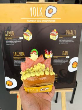 Yolk Dwaeji