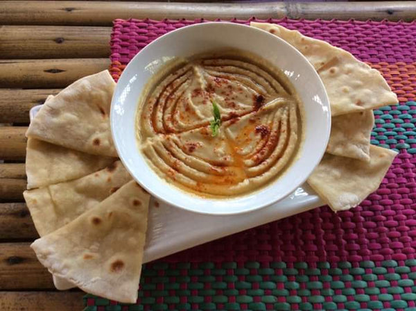 TS Hummus w/ Bread